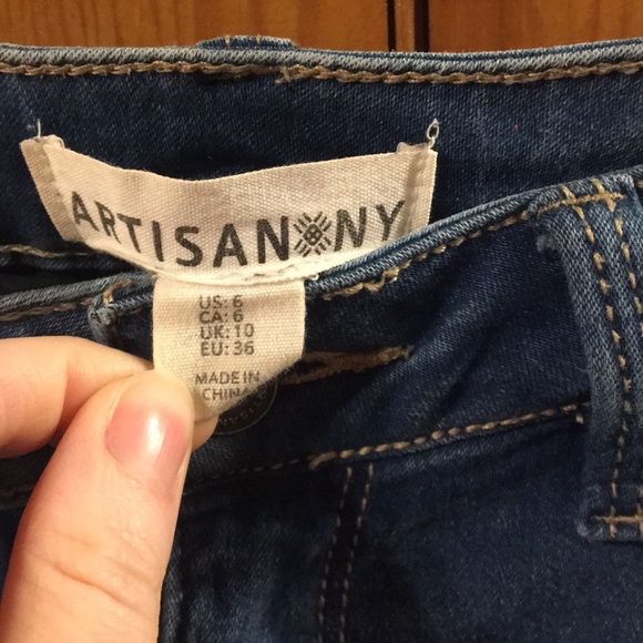 Cuffed Jeans - Picture 2 of 4